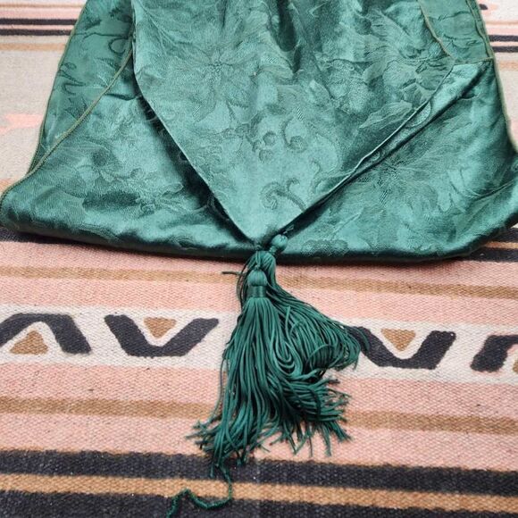 Dresser Scarf Table Runner Jacquard Tassels Emerald Green Poinsetta Print Christ - Picture 3 of 4